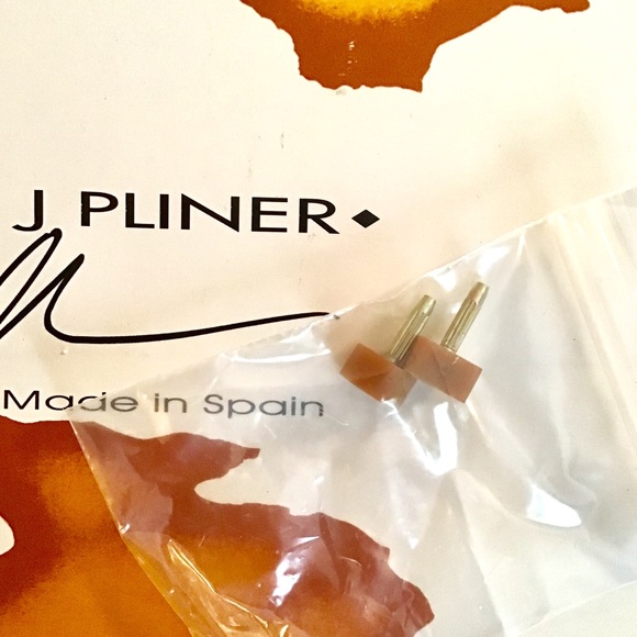 NIB Donald J. Pliner Pent Leather Kitten Heels - Picture 5 of 5